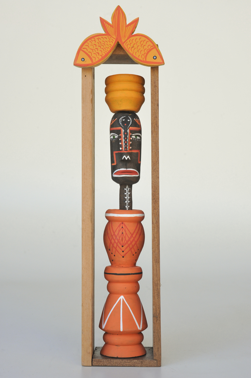 Escultura - Totem Oratório em Madeira